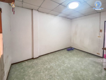 *****ทาวน์เฮ้าส์มือสองย่านนนทบุรี ม.พร้อมจิตร กาญจนาภิเษก เนื้อที่ 16 ตร.ว. ฟังก์ชัน 2 ห้องนอน 2 ห้องน้ำ 1 ที่จอดรถ บนทำเลเดินทางสะดวก เชื่อมต่อถ.กาญจนาภิเษก ถ.บางใหญ่-บางคูลัด ใกล้เซ็นทรัลเวสต์เกต และทางด่วน ราคาคุ้มสุดในย่าน!